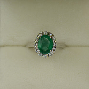 Emerald and diamond ring / Кольцо с изумрудом и бриллиантами
