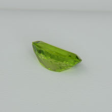 Natural peridot 6.31ct oval cut / Хризолит овал 14х10 мм, 6.31 карата